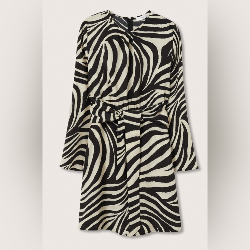 MANGO Animal Print Dress size 4 Pit to Pit 18 1/2 
36” L